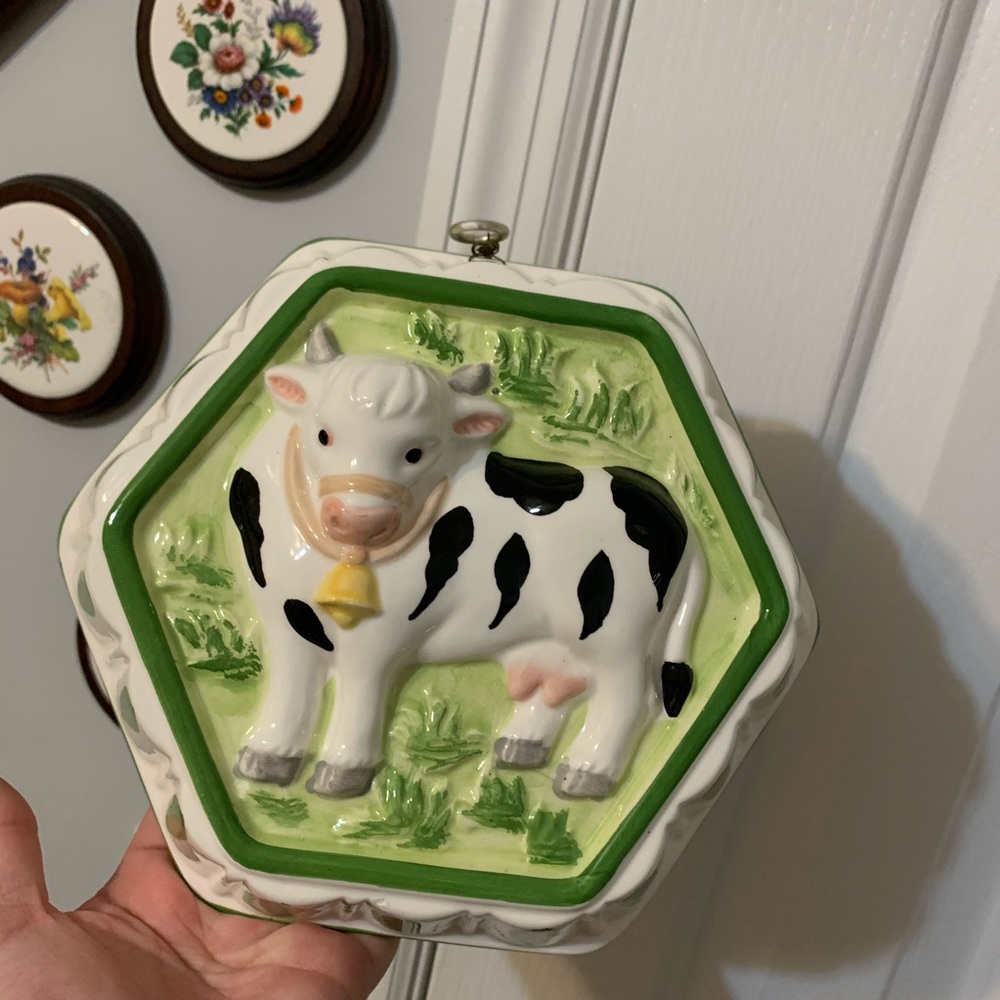 Vintage cow wall art hanging 3D octagon shape